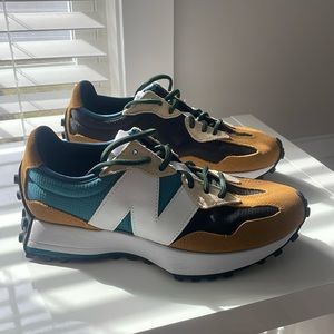New Balance 327 - USW8